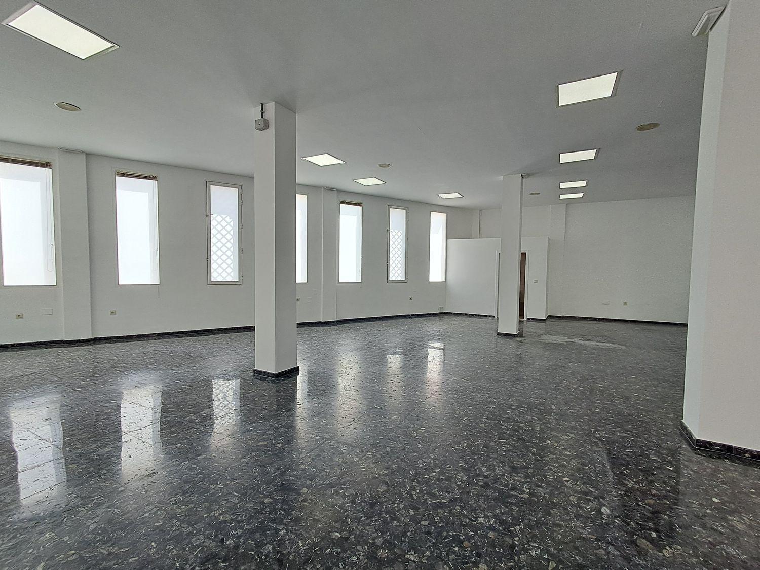 Premise for Rent in Salobreña