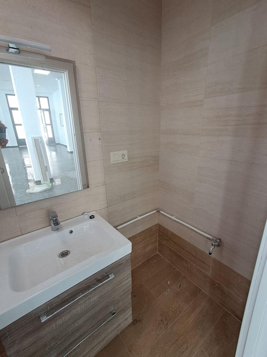 Premise for Rent in Salobreña