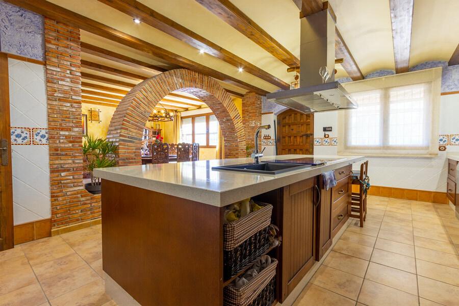 Chalet for Sale in Elche