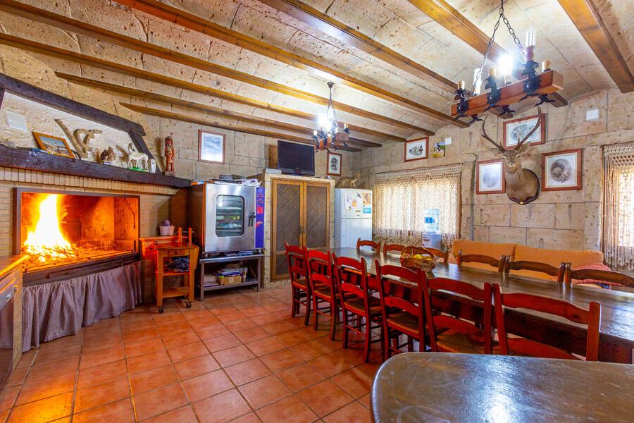 Chalet for Sale in Elche