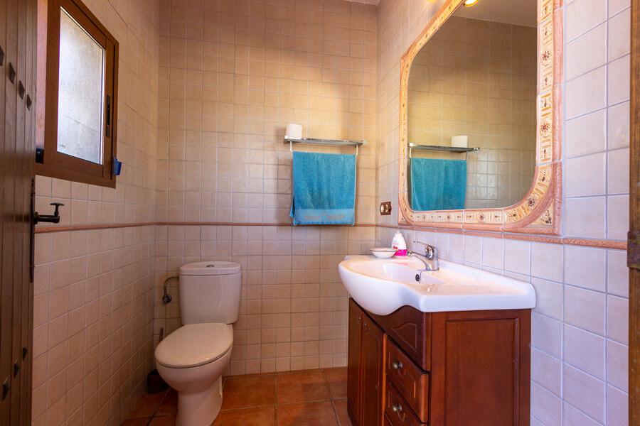 Chalet for Sale in Elche