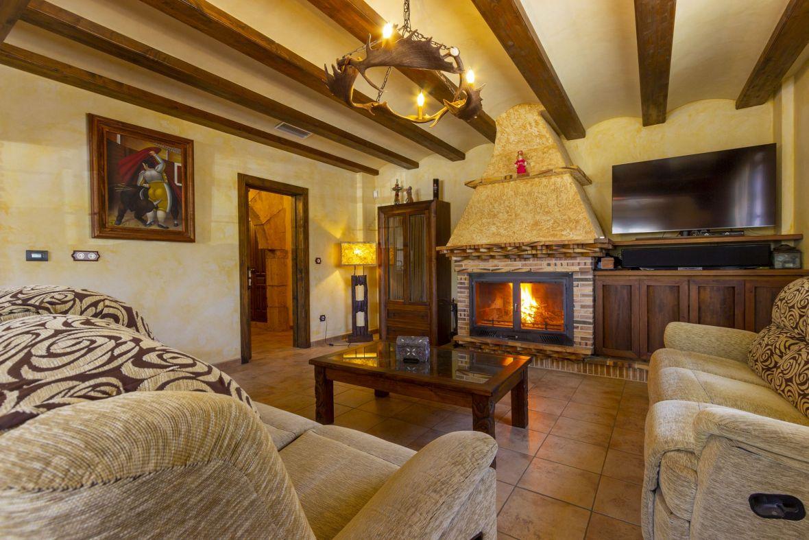 Chalet for Sale in Elche