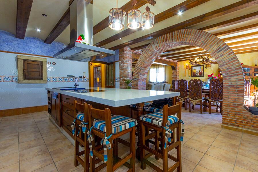 Chalet for Sale in Elche