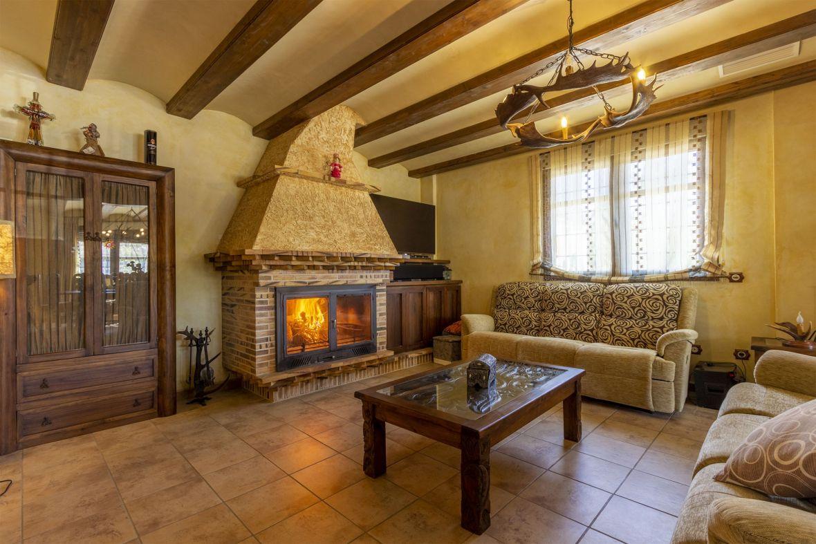 Chalet for Sale in Elche