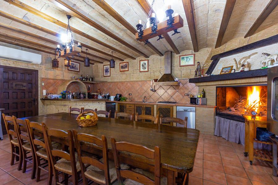 Chalet for Sale in Elche