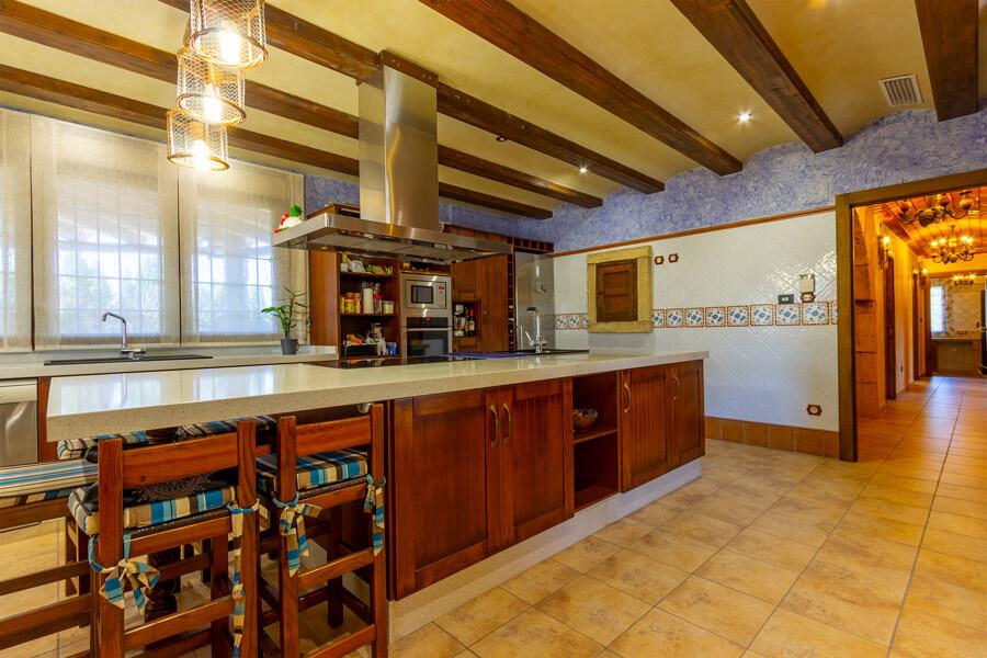Chalet for Sale in Elche
