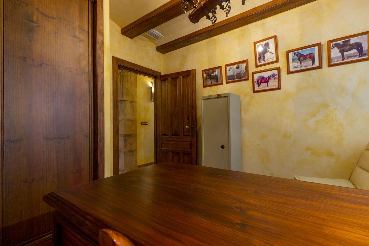 Chalet for Sale in Elche