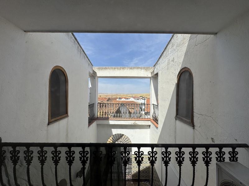 Villa for Sale in Valencia de las Torres