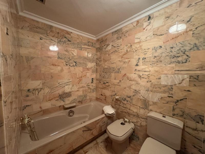 Villa for Sale in Valencia de las Torres