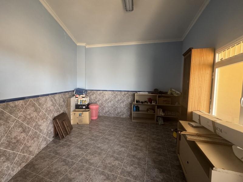 Villa for Sale in Valencia de las Torres