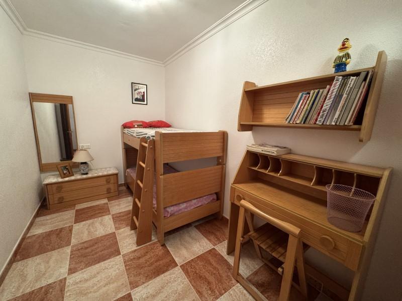 Villa for Sale in Valencia de las Torres