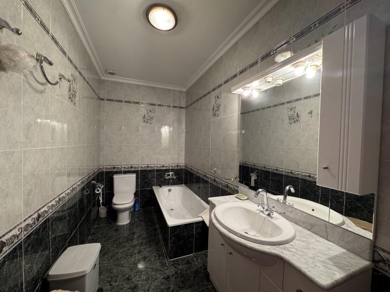 Villa for Sale in Valencia de las Torres