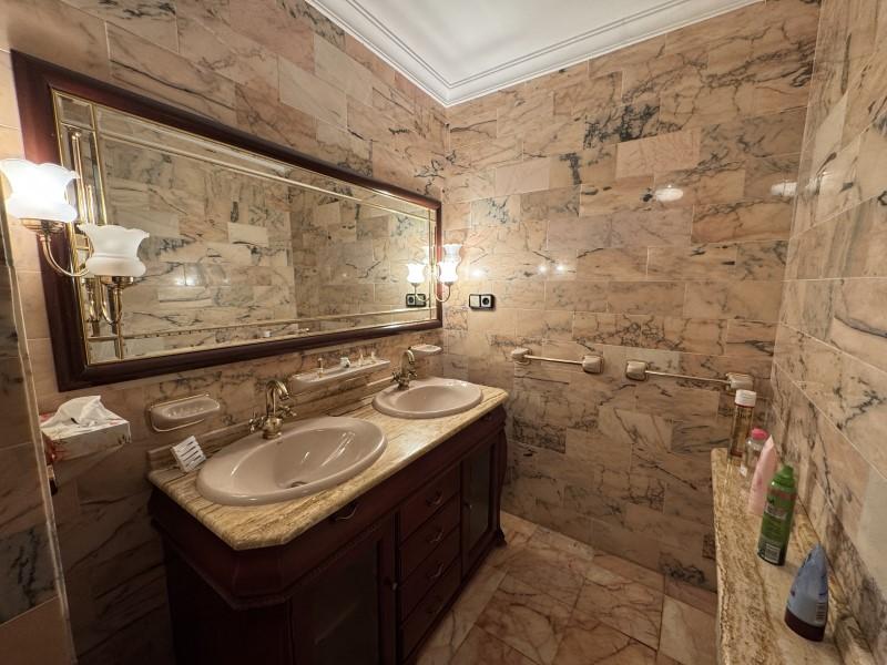 Villa for Sale in Valencia de las Torres