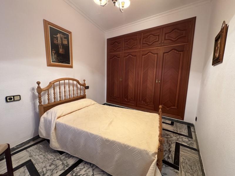 Villa for Sale in Valencia de las Torres