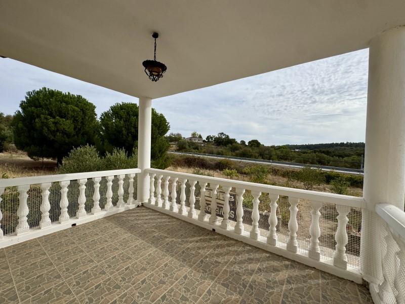 Chalet for Sale in Valencia de Alcántara