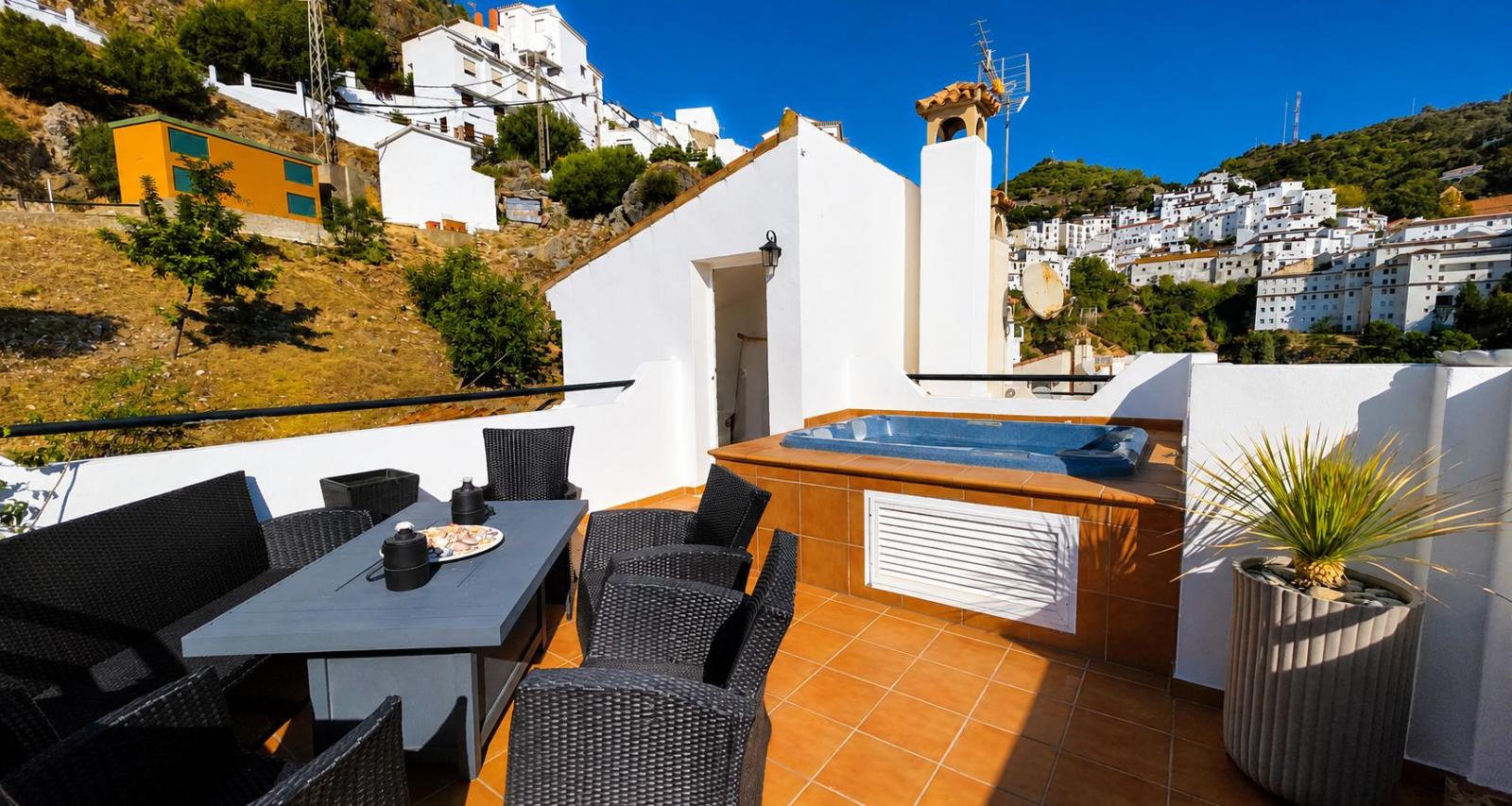 Semi-detached House for Sale in Casares