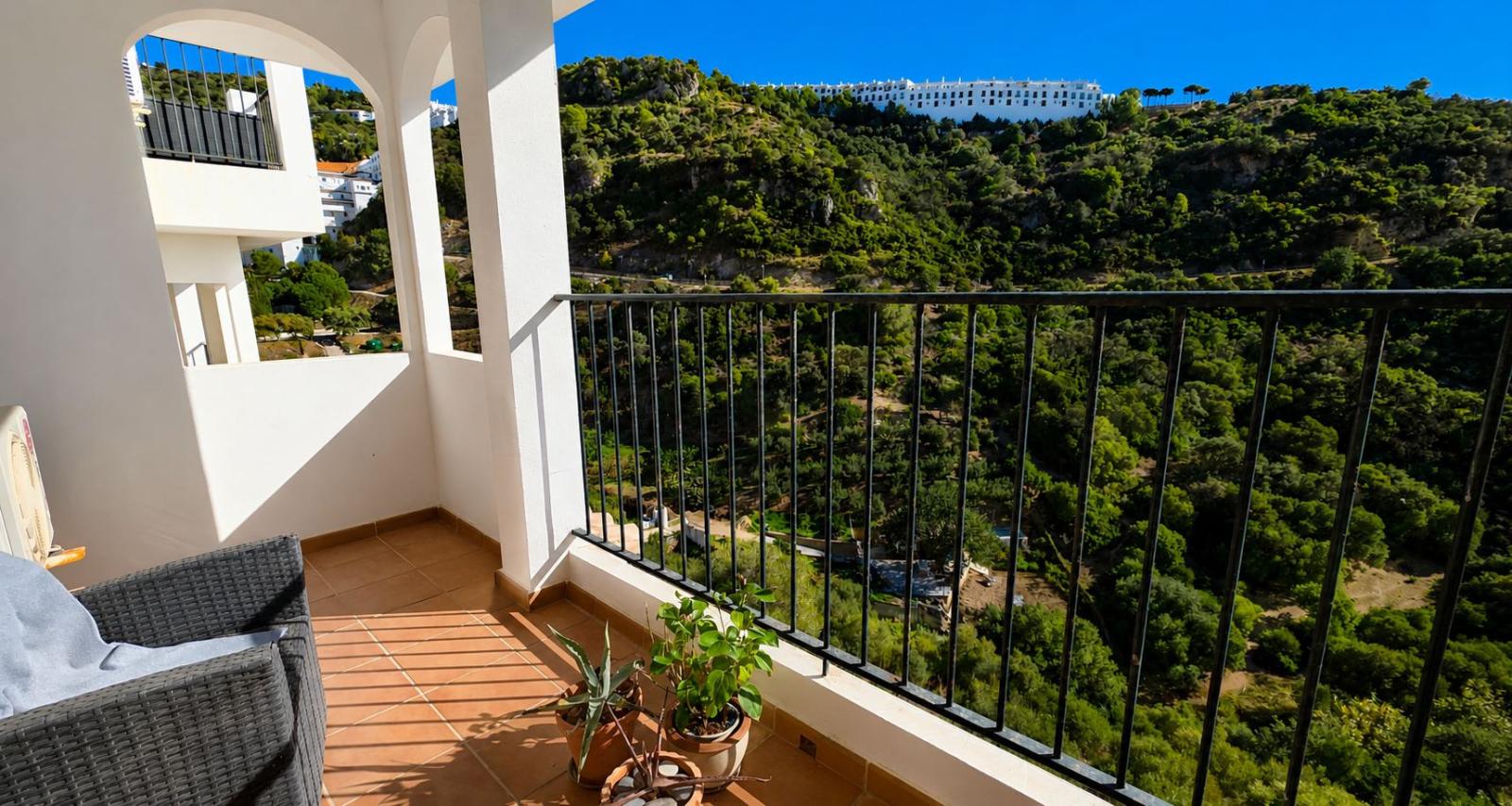 Semi-detached House for Sale in Casares