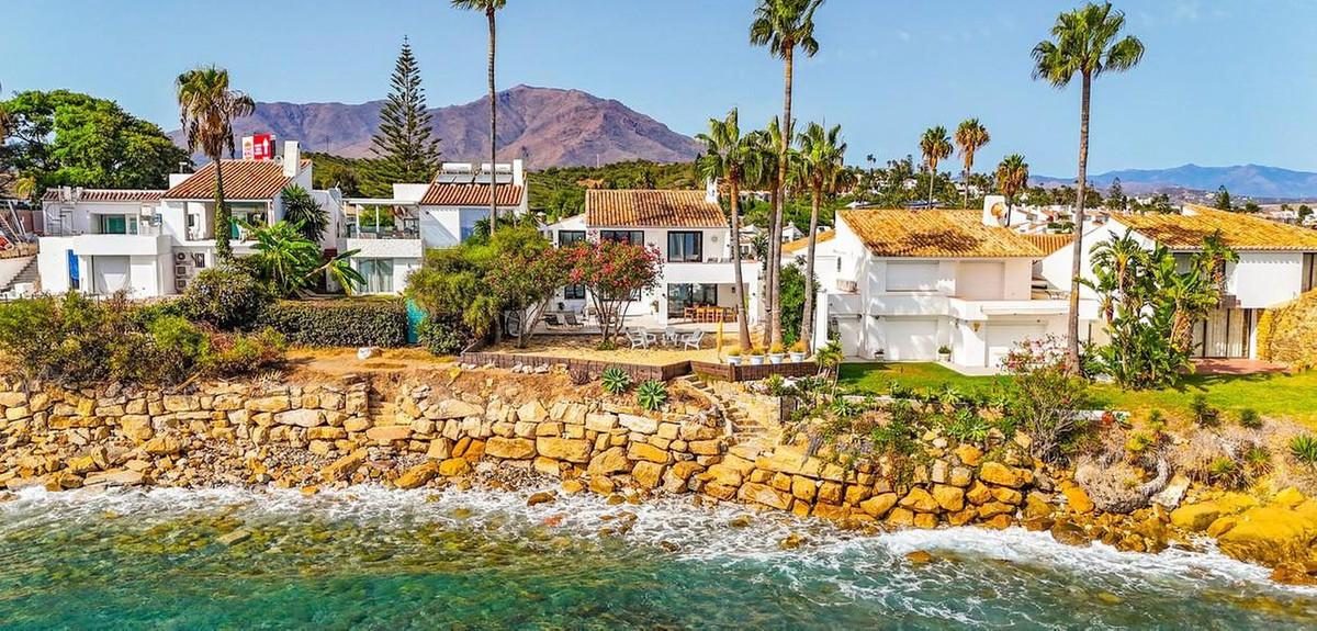 Villa for Sale in Estepona