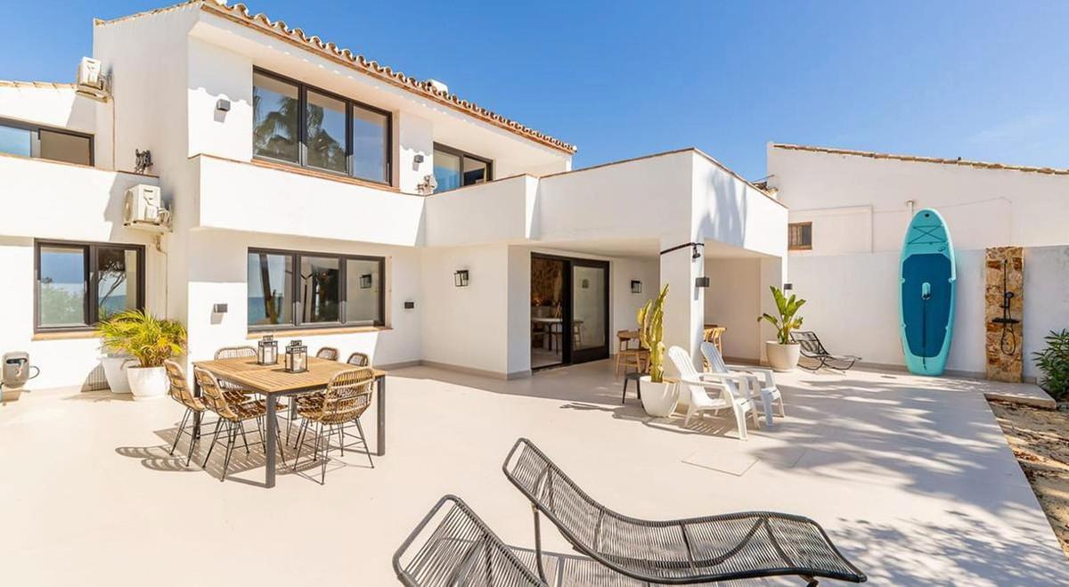 Villa for Sale in Estepona