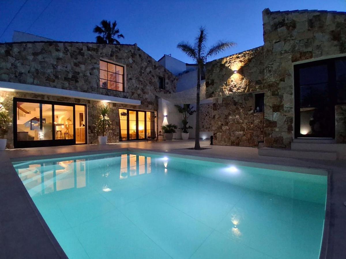 Villa for Sale in Estepona