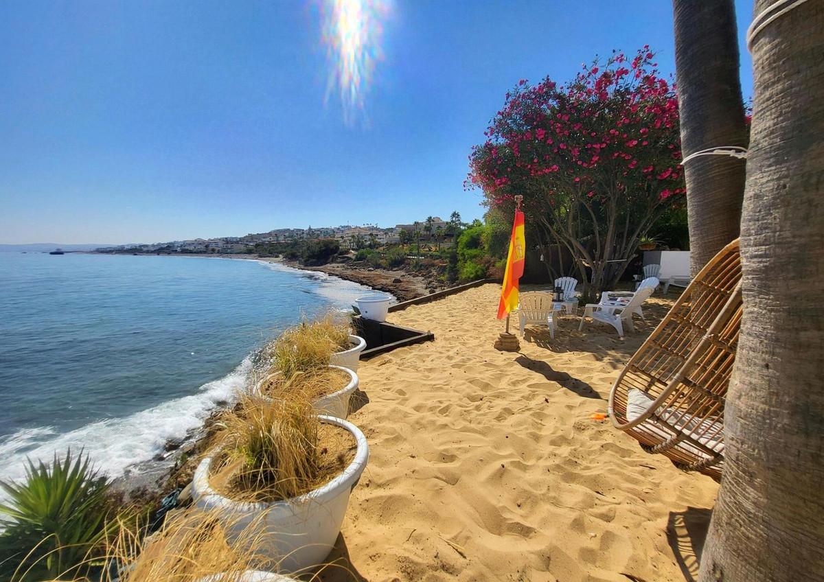 Villa for Sale in Estepona