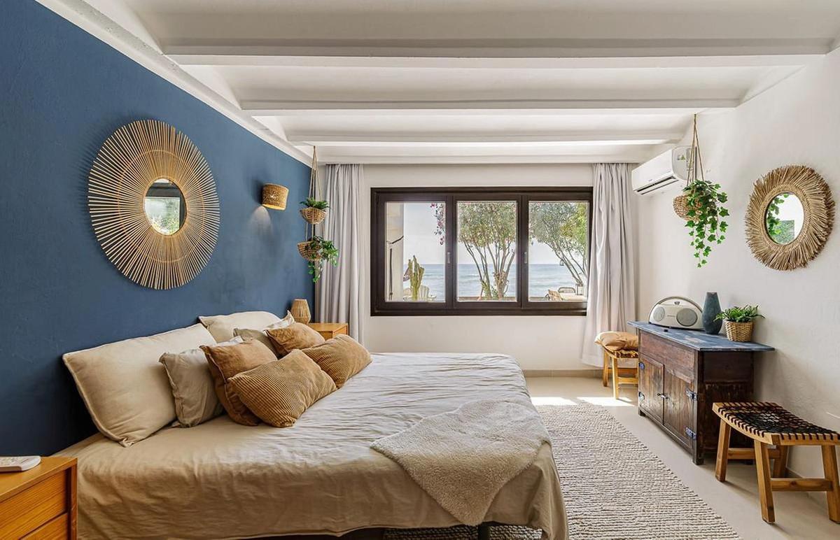Villa for Sale in Estepona