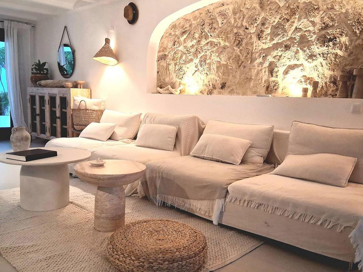 Villa for Sale in Estepona