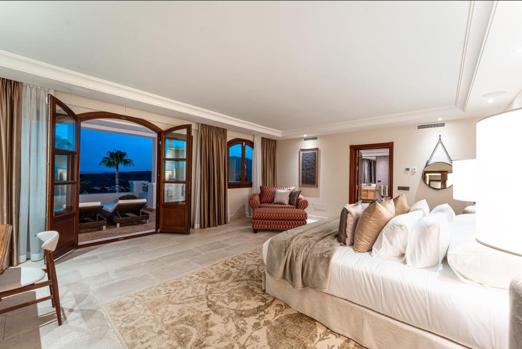 Villa for Sale in Benahavís