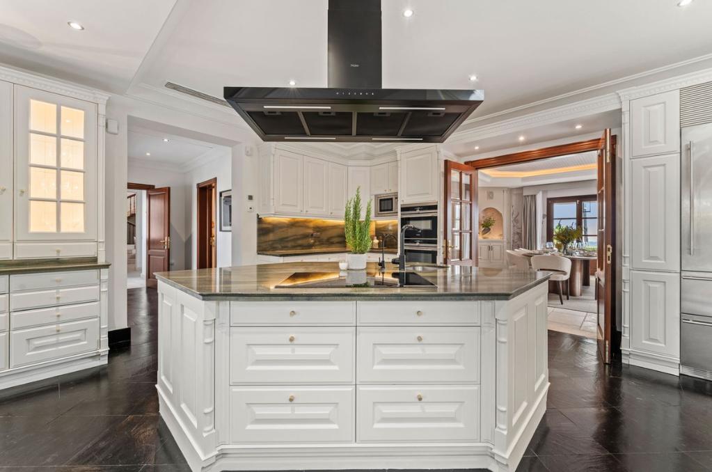Villa for Sale in Benahavís