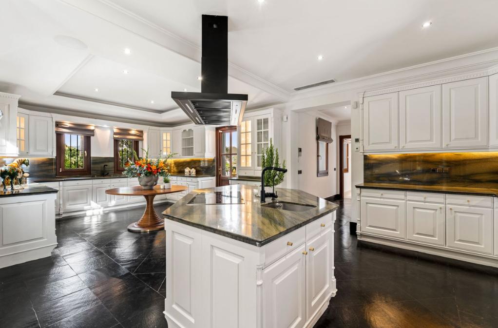 Villa for Sale in Benahavís