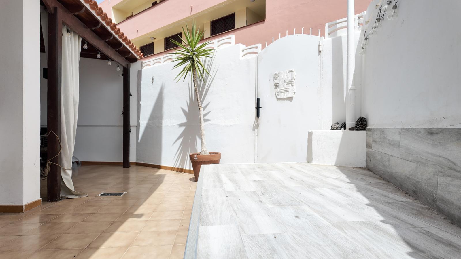 Apartment for Sale in Arona