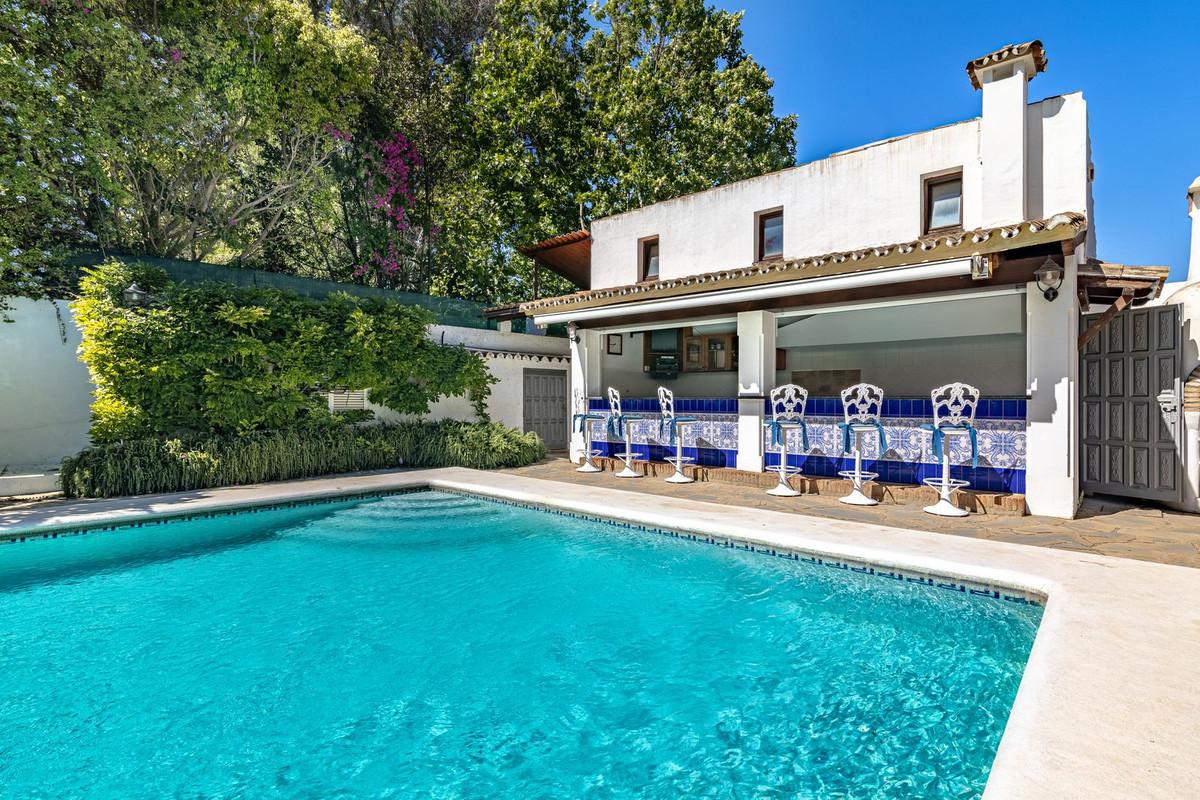 Villa for Sale in Estepona