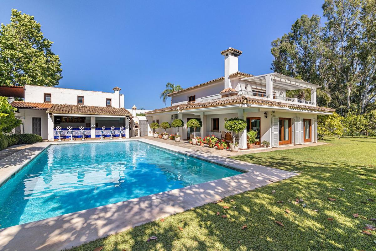 Villa for Sale in Estepona