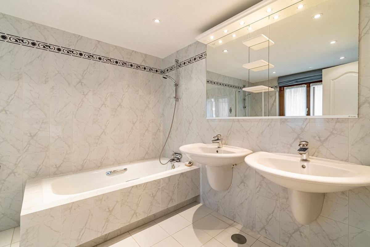 Villa for Sale in Estepona