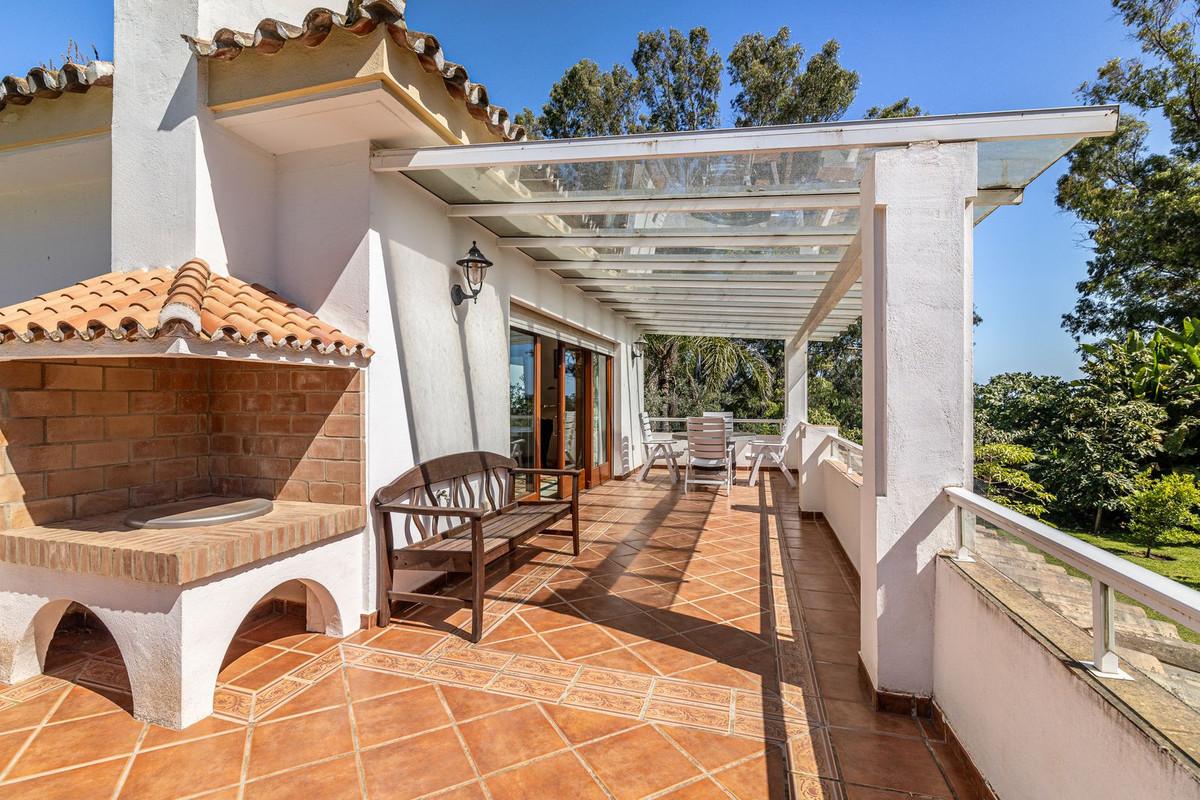 Villa for Sale in Estepona