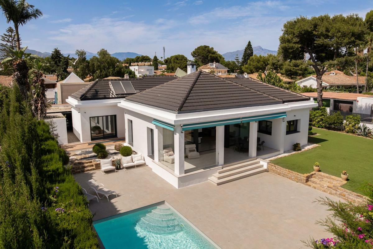 Villa for Sale in Estepona
