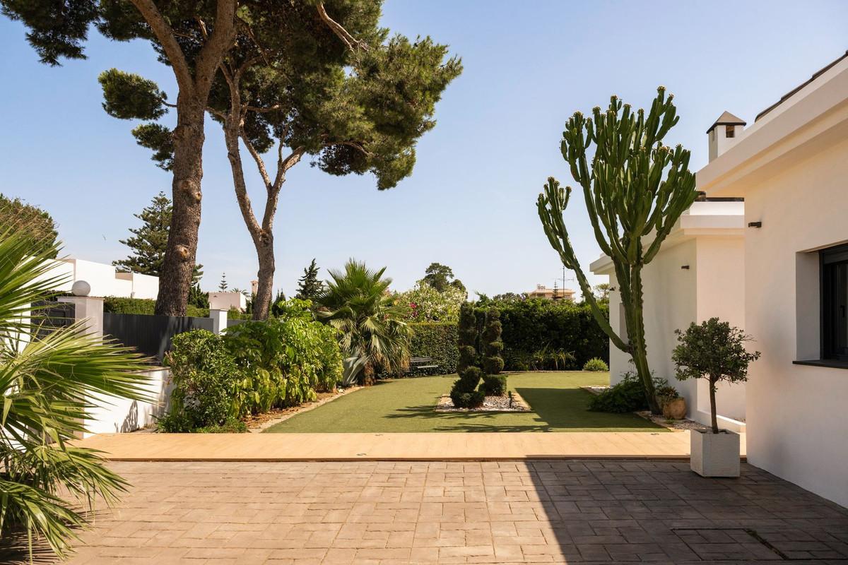 Villa for Sale in Estepona
