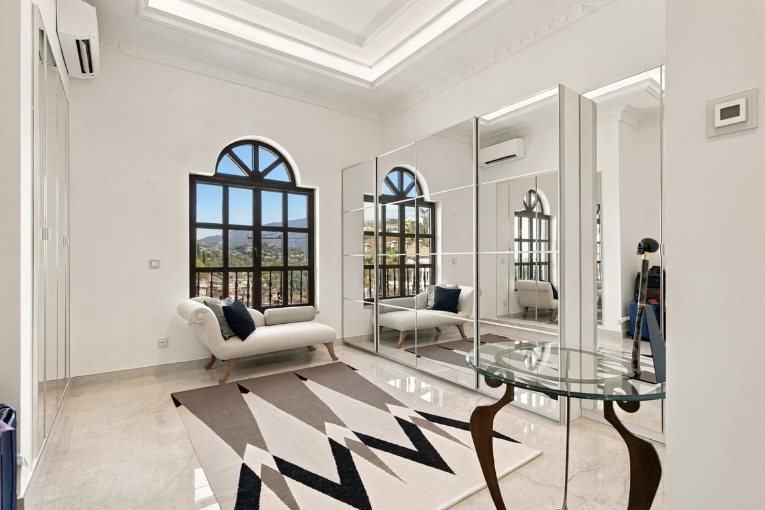 Villa for Sale in Benahavís