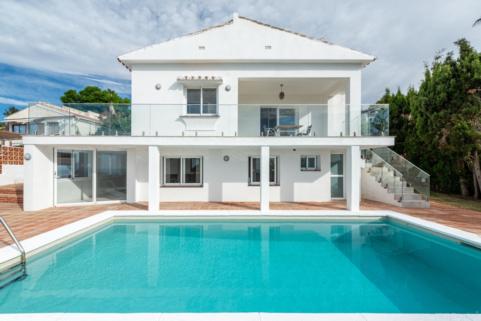 Villa for Sale in Benalmádena