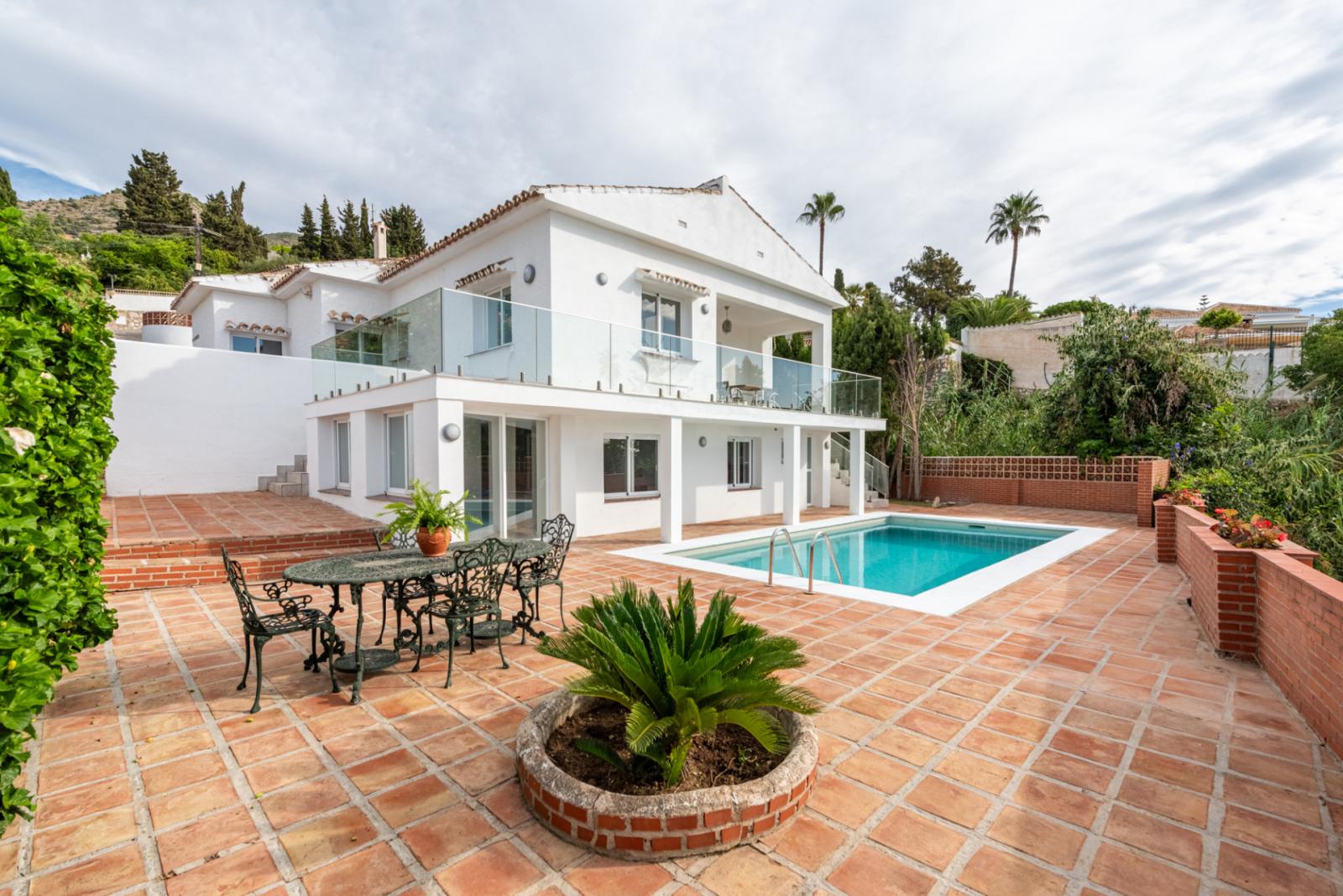 Villa for Sale in Benalmádena