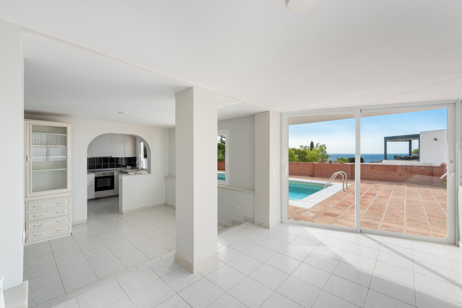 Villa for Sale in Benalmádena