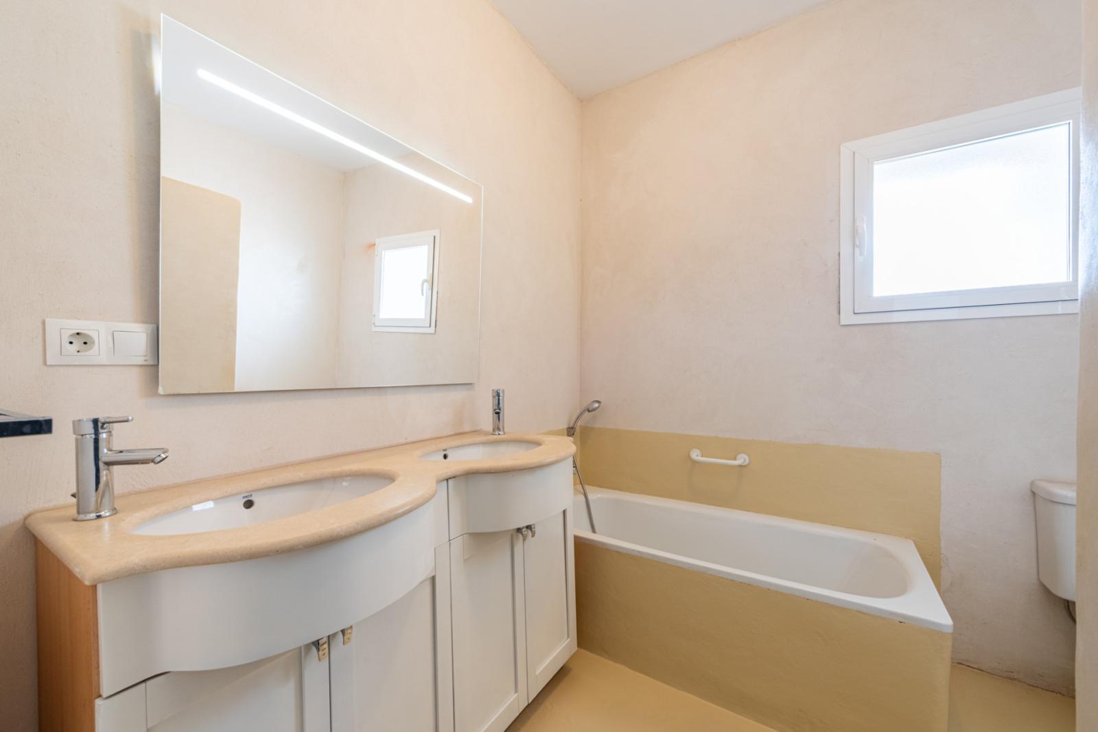 Villa for Sale in Benalmádena