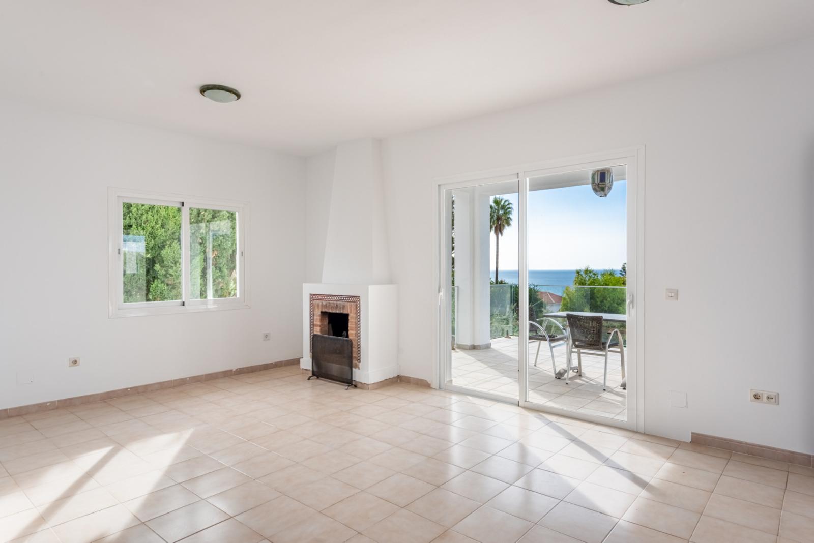 Villa for Sale in Benalmádena