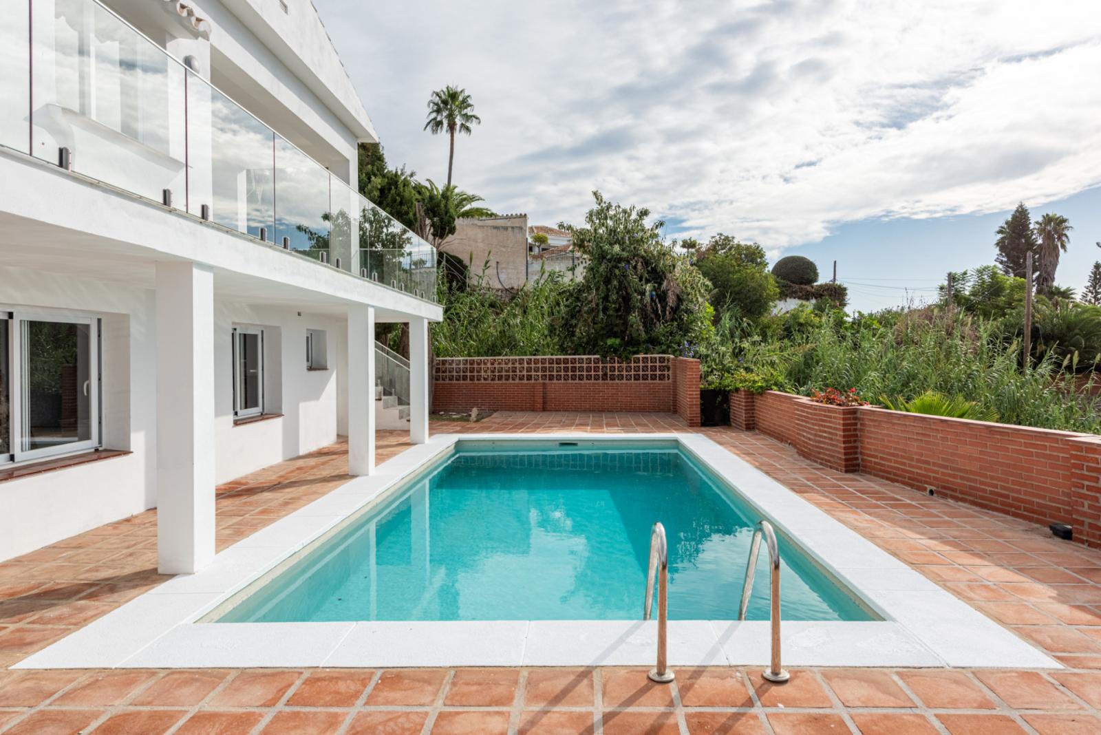 Villa for Sale in Benalmádena