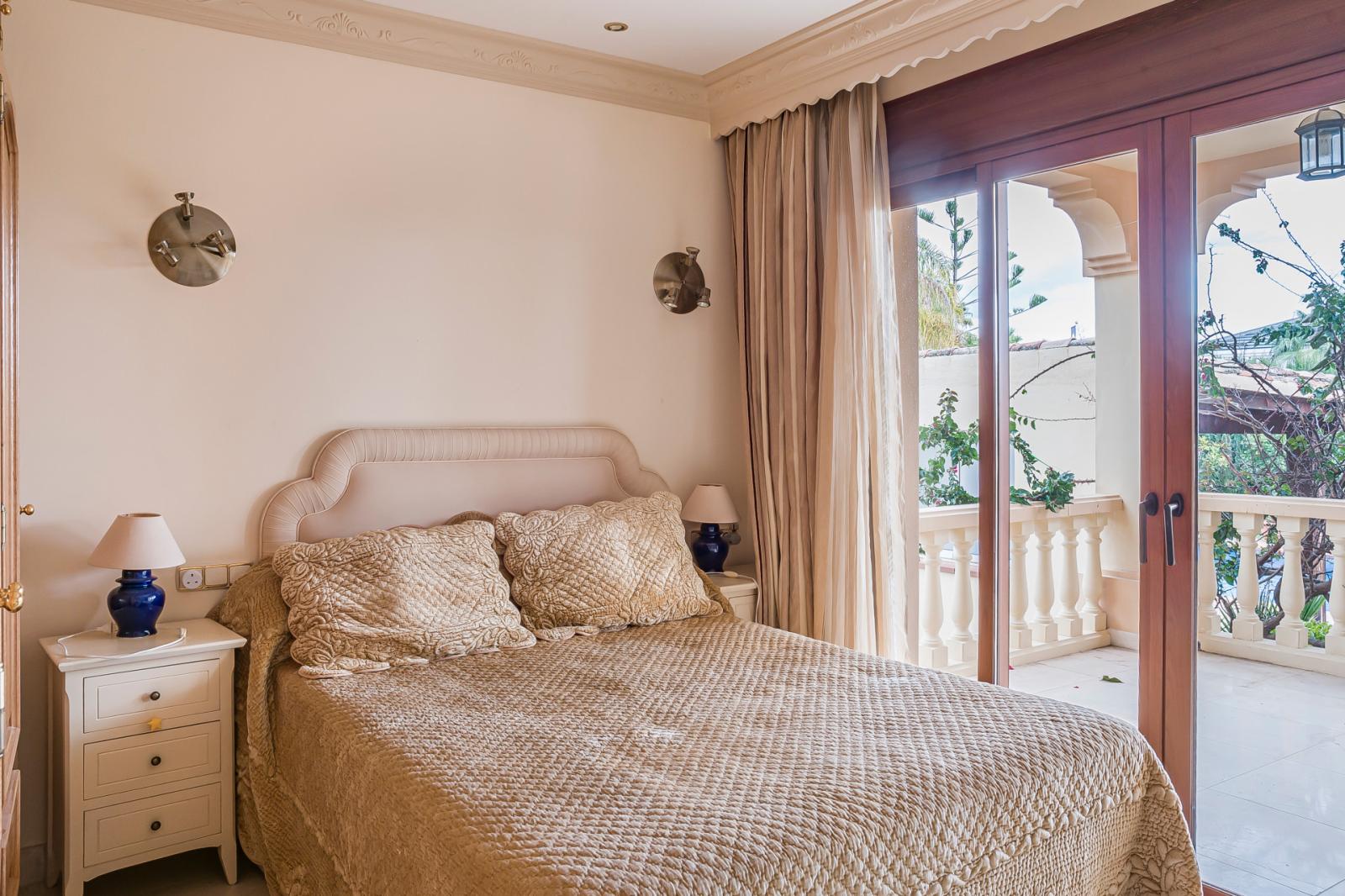 Villa for Sale in Benahavís