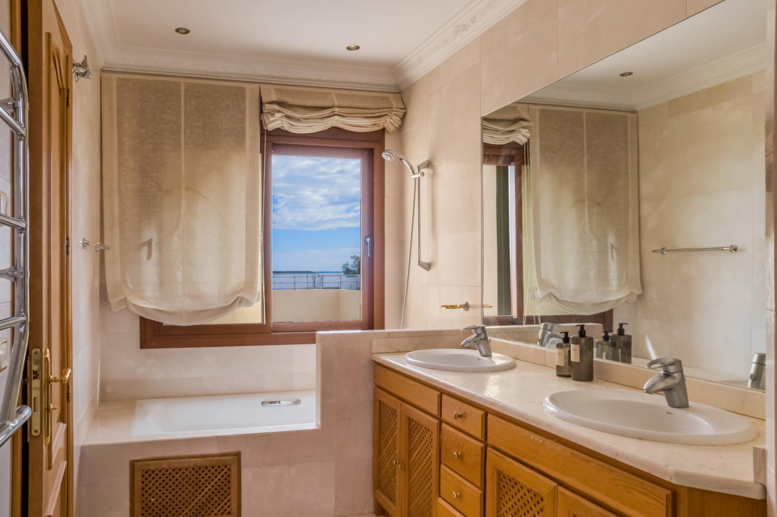 Villa for Sale in Benahavís
