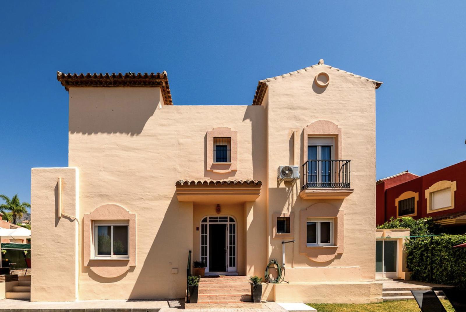 Semi-detached House for Sale in Marbella