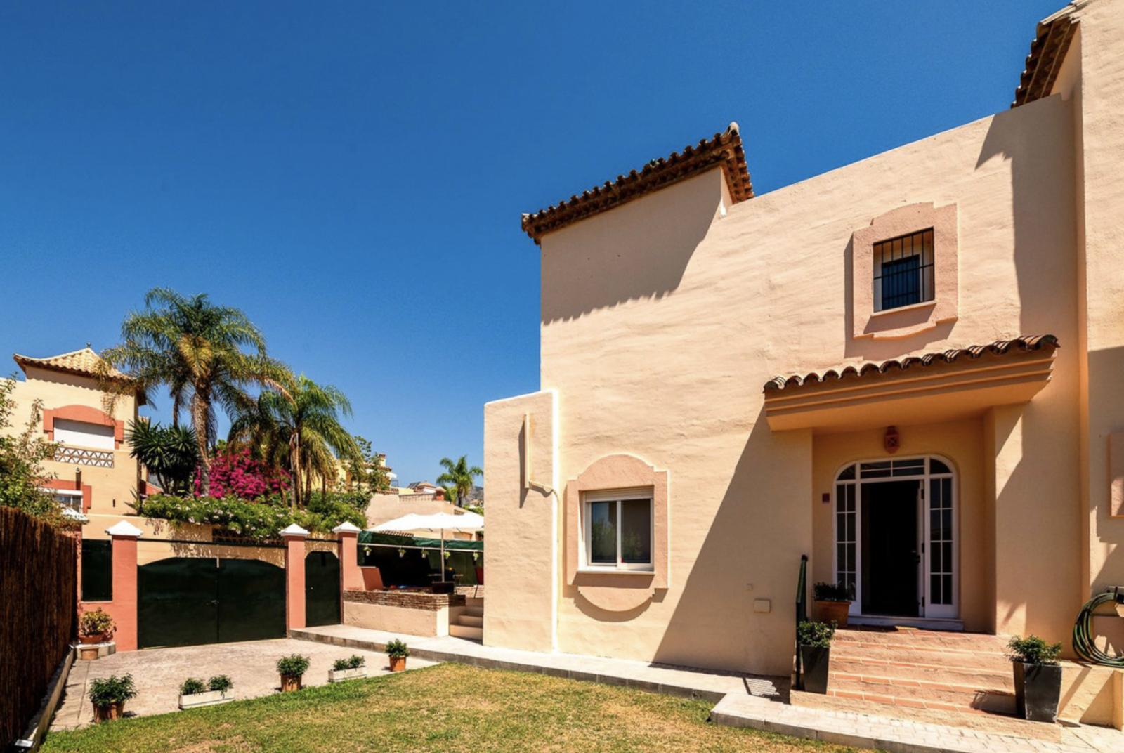 Semi-detached House for Sale in Marbella