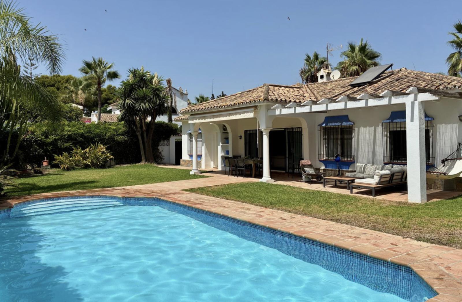 Villa en Venta en Estepona