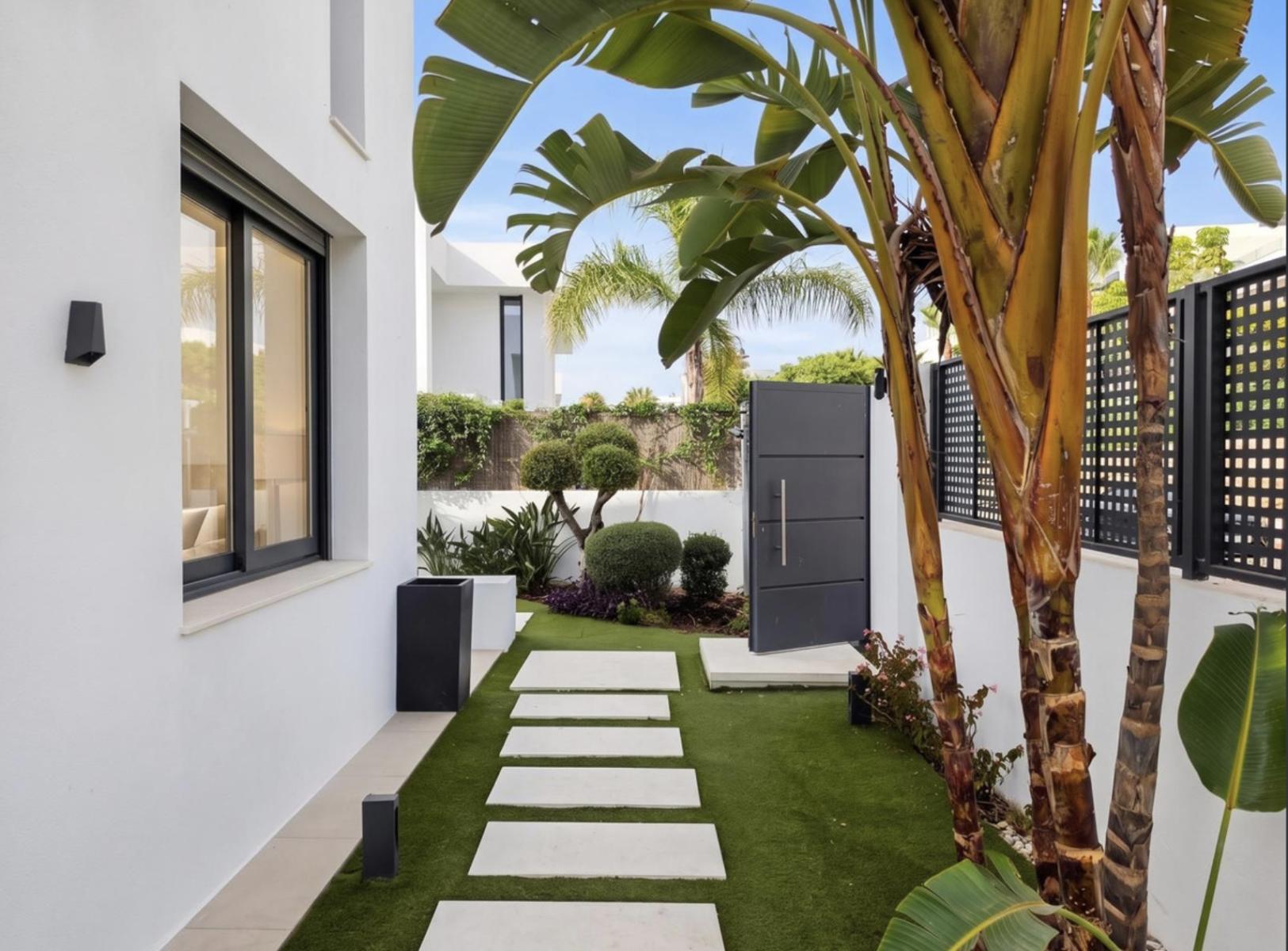 Villa for Sale in Estepona